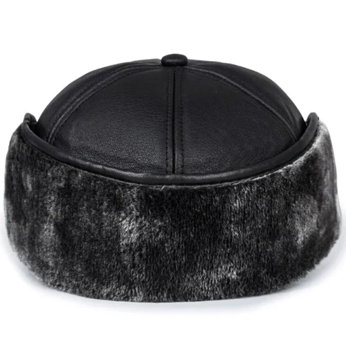 Gorra de cuero con orejeras